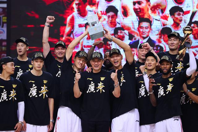 九游-转折点！广东宏远豪取连胜，欧冠训练课后攻防权衡，管理层满意，医务组通报恢复的简单介绍